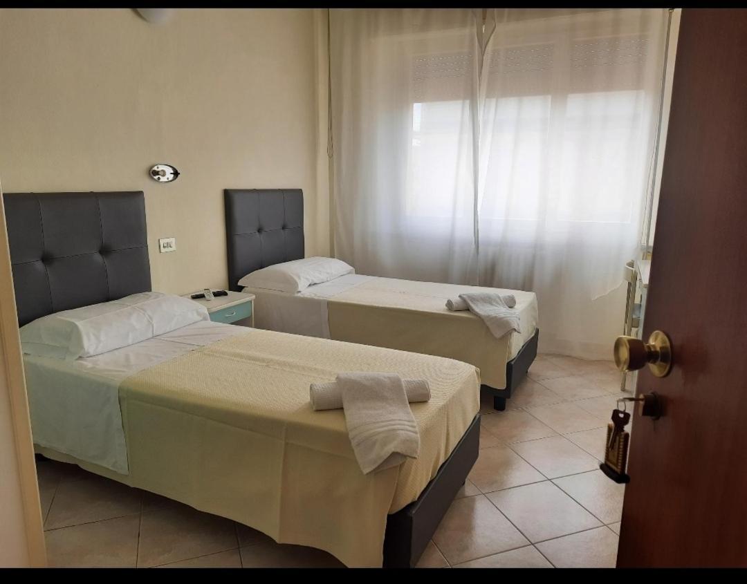 R&B Hotel Alfonsine エクステリア 写真